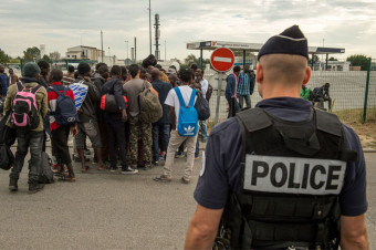 policiers et refugies